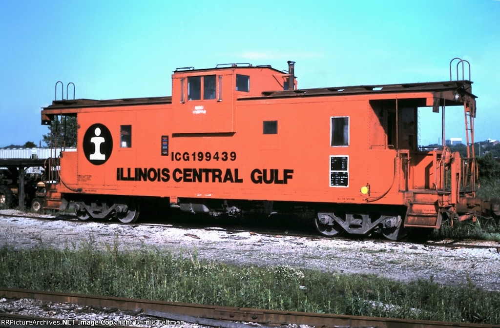 Illinois Central Gulf caboose # 199439 on the cab track 